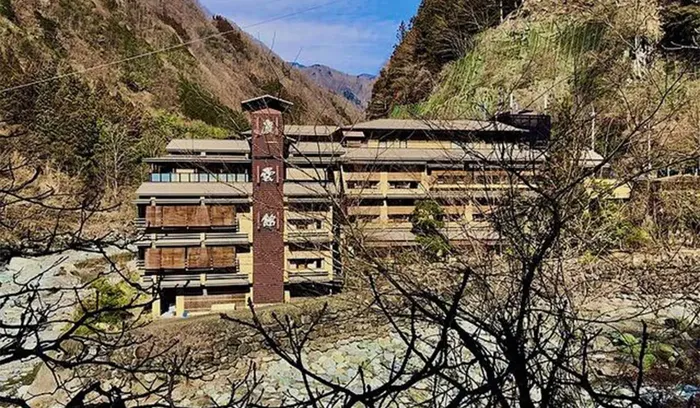 The oldest hotel in the world has been operating for 1300 years.